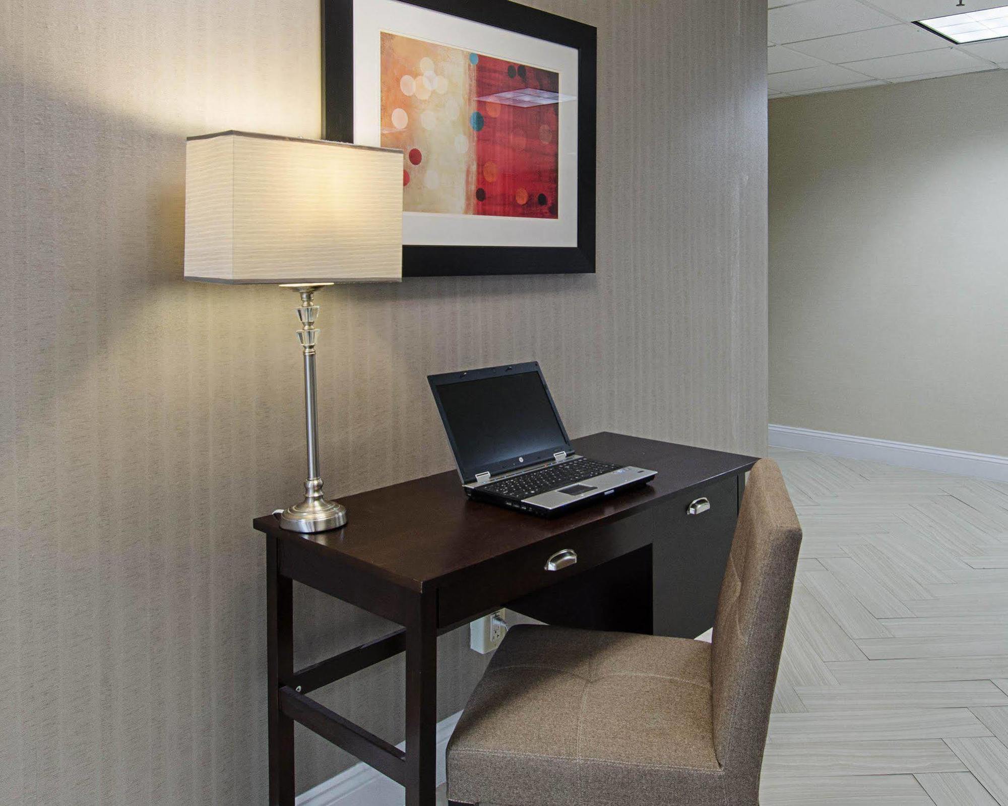 Suburban Extended Stay Hotel Ουόρστερ Εξωτερικό φωτογραφία